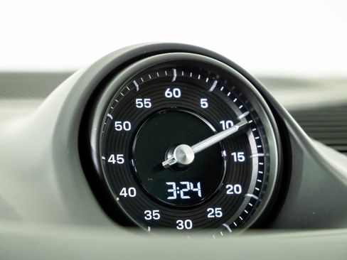 New 2026 Porsche Cayenne image 17