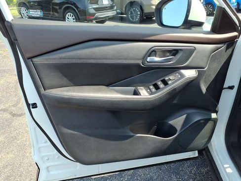 Certified 2023 Nissan Rogue SV w/ SV Premium B Package AWD/4WD image 17