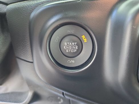 Used 2021 Jeep Wrangler Unlimited Sahara AWD/4WD image 30