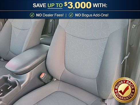 Used 2025 Toyota RAV4 XLE image 17