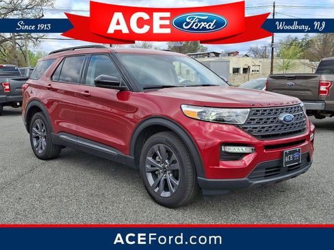 Certified 2024 Ford Explorer XLT w/ Equipment Group 202A image 1