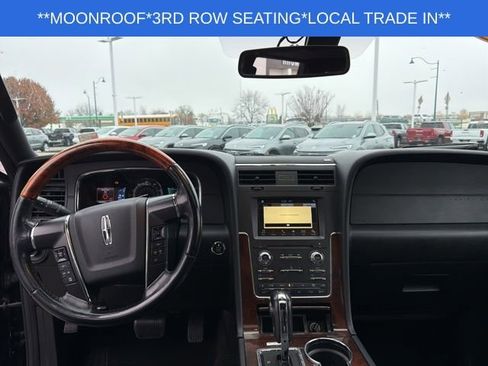 Used 2017 Lincoln Navigator Select image 21