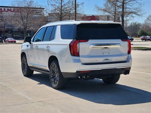 Used 2022 GMC Yukon Denali w/ Denali Premium Package image 7