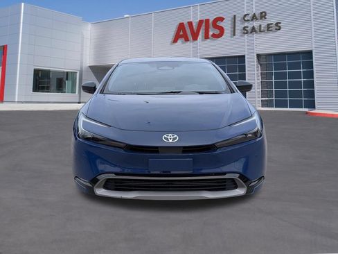 Used 2023 Toyota Prius XLE FWD image 2