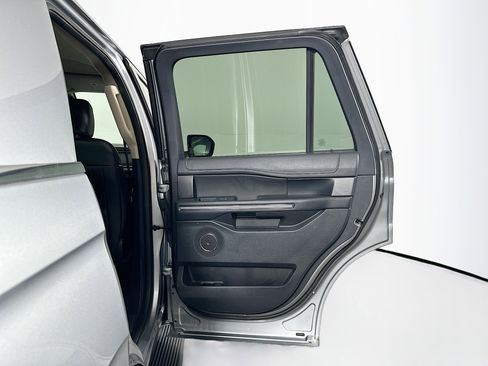 Used 2024 Ford Expedition XLT image 32