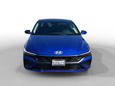 Certified 2025 Hyundai Elantra SEL image 8