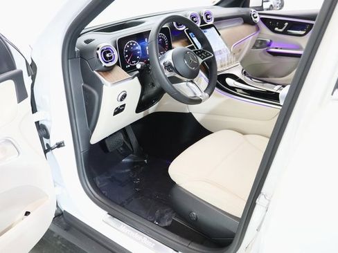 Used 2025 Mercedes-Benz GLC 350e 4MATIC image 20