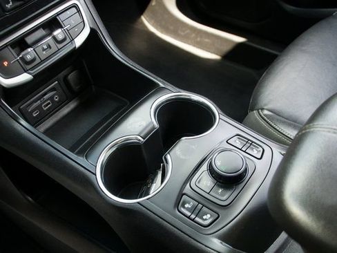 Used 2023 GMC Terrain SLT FWD image 22