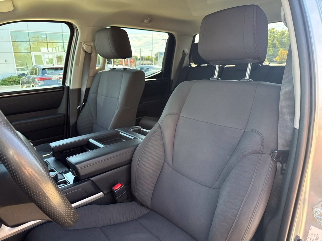 Used 2022 Toyota Tundra SR5 w/ SR5 Convenience Package AWD/4WD image 5