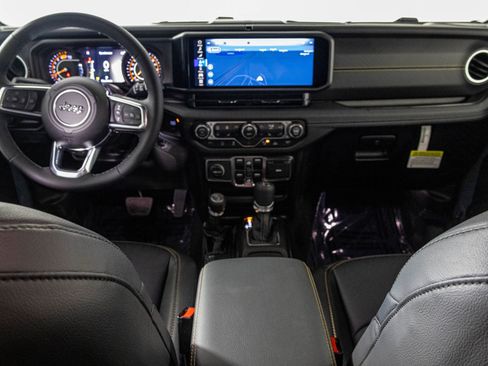 New 2026 Jeep Wrangler Unlimited Sahara AWD/4WD image 23