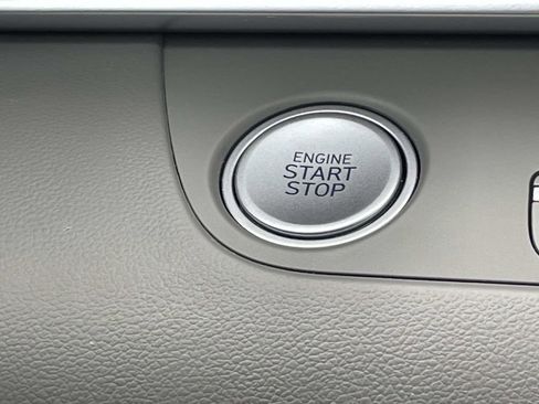 Used 2024 Hyundai Elantra SEL image 21