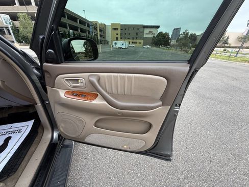 Used 2004 Toyota Tundra Limited image 33