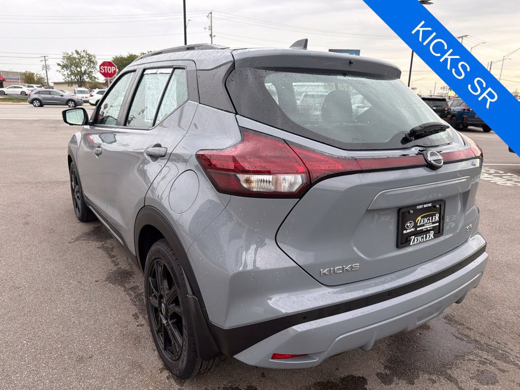 Used 2023 Nissan Kicks SR w/ SR Premium Package FWD image 4