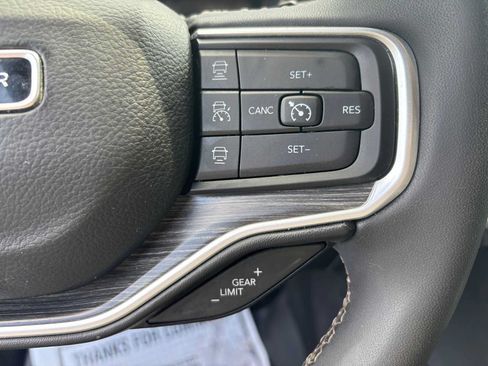 Used 2024 Jeep Wagoneer Series II AWD/4WD image 26