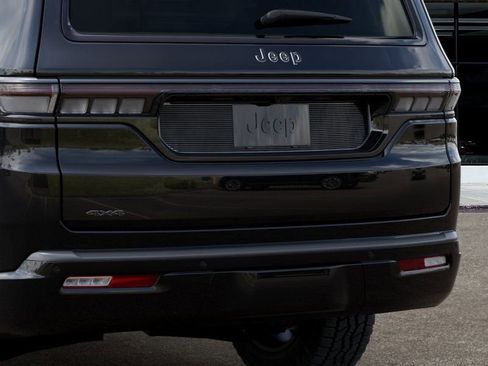 New 2026 Jeep Grand Wagoneer 4WD image 13
