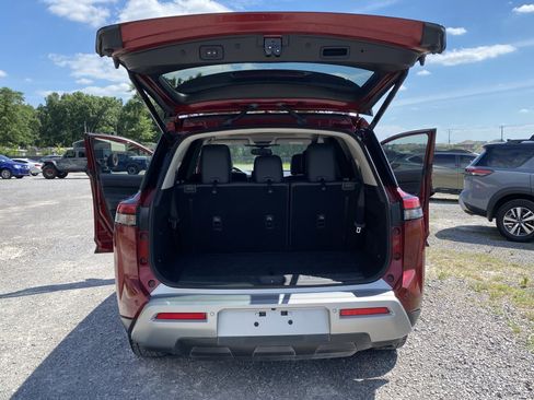 Used 2022 Nissan Pathfinder SL w/ SL Premium Package FWD image 18