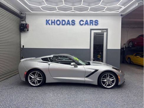 Used 2016 Chevrolet Corvette Stingray Coupe RWD image 5