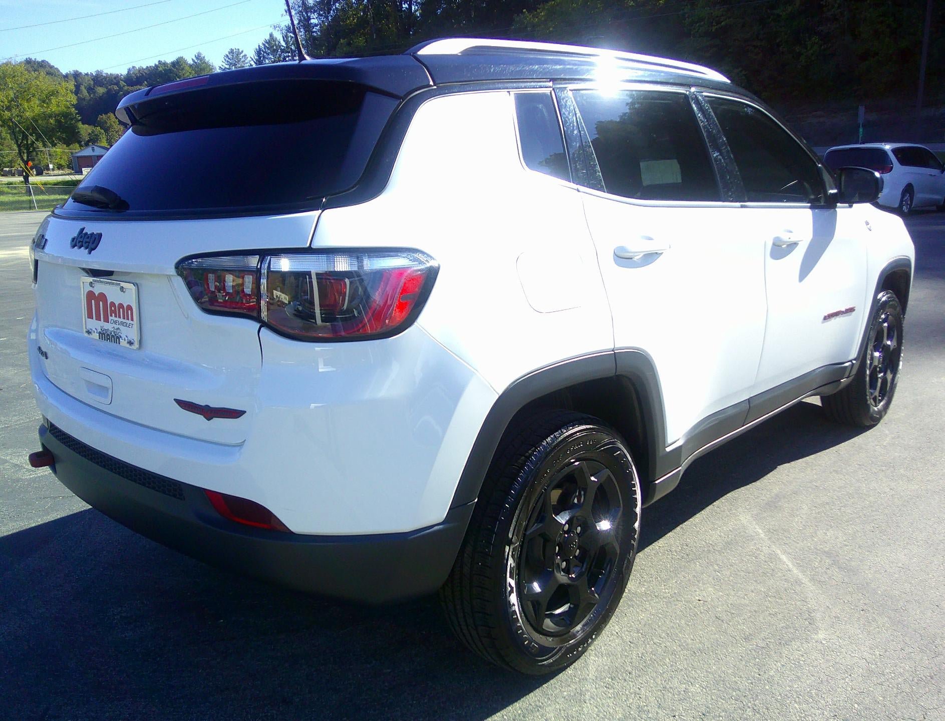 Used 2023 Jeep Compass Trailhawk AWD/4WD image 4