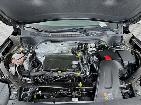 Used 2025 Chevrolet Trax LT w/ LT Convenience Package image 29