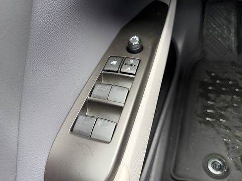 Used 2023 Toyota Camry SE w/ Audio Upgrade Package FWD image 19