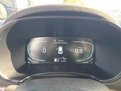 Used 2025 Kia Soul LX w/ LX Technology Package FWD image 15