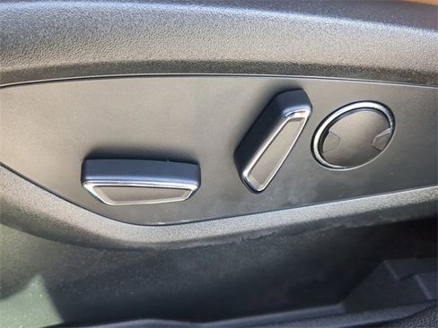 Used 2021 Lincoln Nautilus Reserve image 51