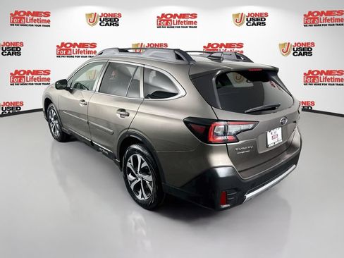 Used 2022 Subaru Outback Limited AWD/4WD image 2