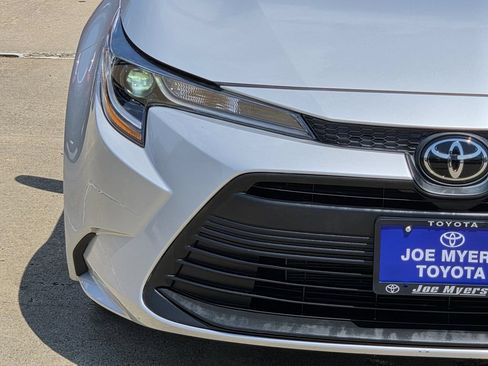 Used 2024 Toyota Corolla LE FWD image 5