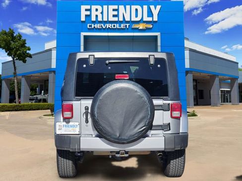 Used 2018 Jeep Wrangler Unlimited Sahara w/ Max Tow Package image 6