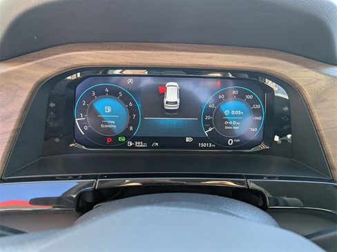 Used 2025 Volkswagen Atlas SE image 16