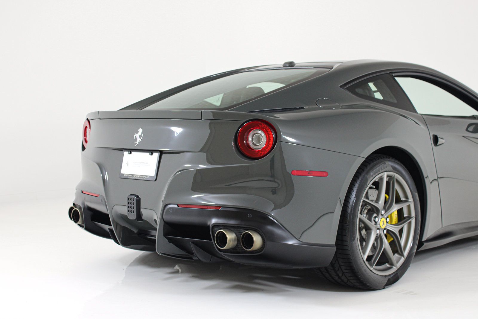 Used 2015 Ferrari F12 Berlinetta RWD image 25