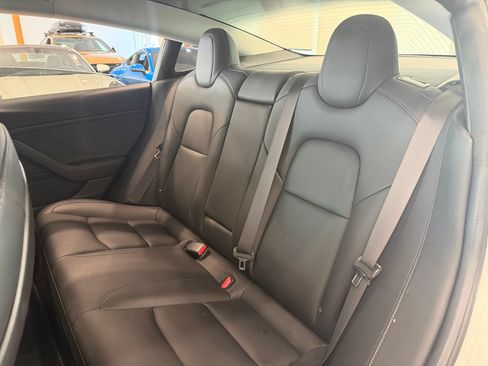 Used 2018 Tesla Model 3 Long Range RWD image 18