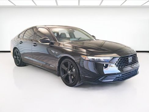 Used 2025 Honda Accord Sport image 3