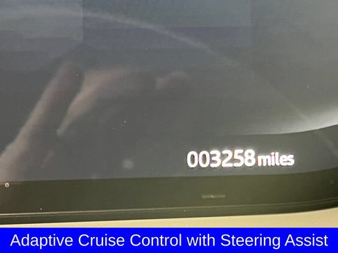 Used 2024 Land Rover Range Rover Sport Dynamic SE AWD/4WD image 2