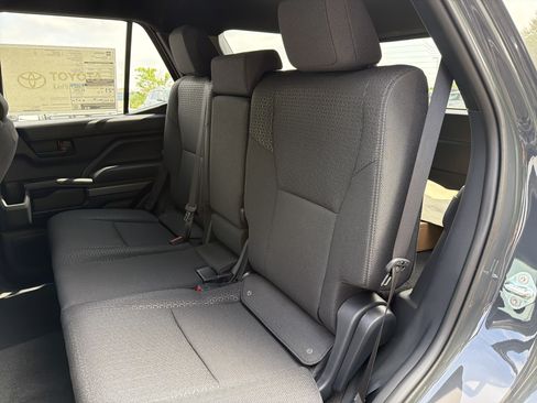 New 2026 Toyota 4Runner SR5 AWD/4WD image 15