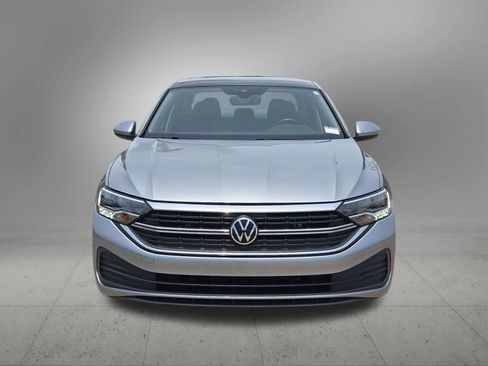Used 2022 Volkswagen Jetta SE w/ Panoramic Sunroof Package FWD image 9