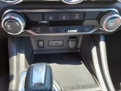 Used 2024 Nissan Sentra SV FWD image 28