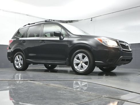 Used 2015 Subaru Forester 2.5i Premium w/ All-Weather Package AWD/4WD image 39