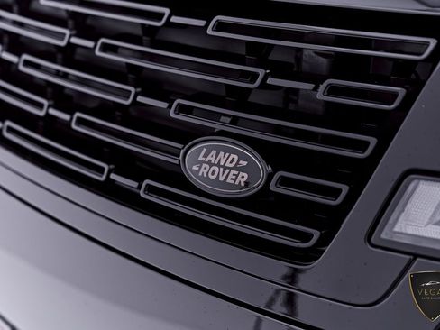 Used 2025 Land Rover Range Rover SE AWD/4WD image 18