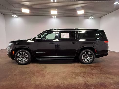 Used 2023 Jeep Wagoneer L Series II AWD/4WD image 27