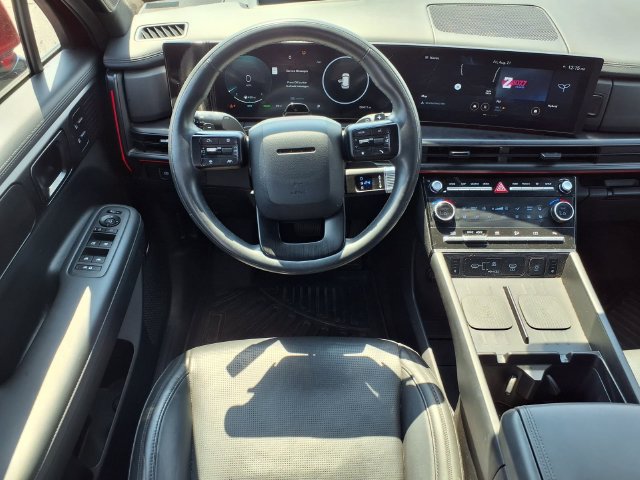 Used 2024 Hyundai Santa Fe Calligraphy AWD/4WD image 3