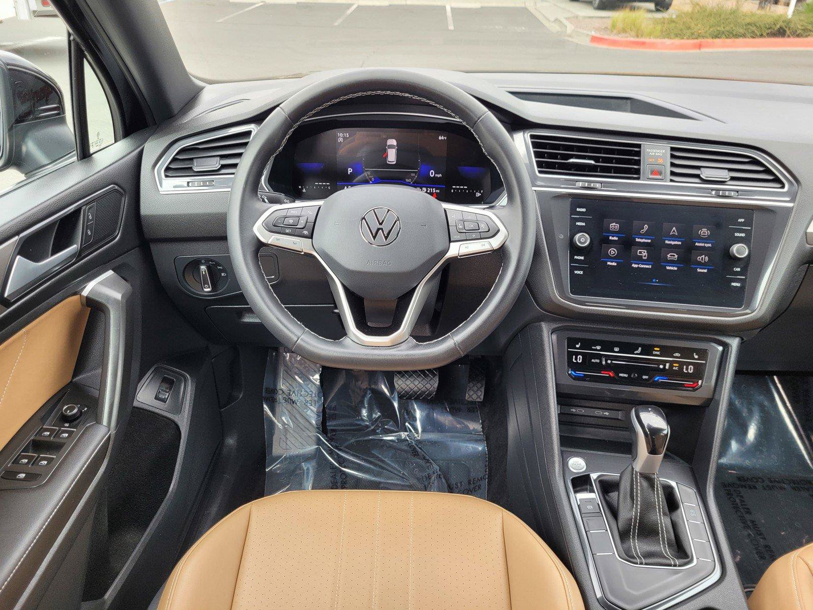 Certified 2023 Volkswagen Tiguan SE FWD image 18