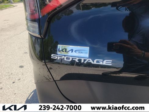 Certified 2024 Kia Sportage EX FWD image 11