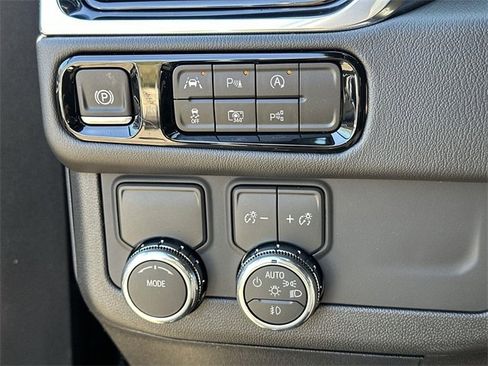 New 2026 GMC Yukon XL Denali image 16