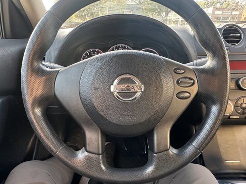 Used 2011 Nissan Altima 2.5 S FWD image 18