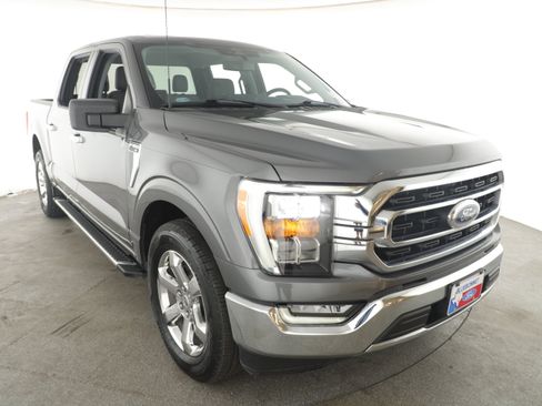 Certified 2022 Ford F150 XLT w/ Equipment Group 302A High image 3