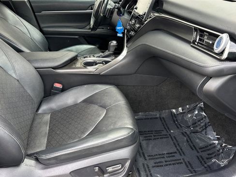 Used 2022 Toyota Camry XSE w/ Carpet Mat Package (TMS) image 15