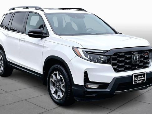 Used 2023 Honda Passport TrailSport image 2