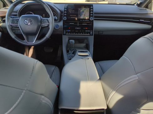 Used 2019 Toyota Avalon Limited w/ Preferred Accessory Package image 13