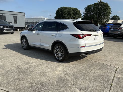 Used 2022 Acura MDX SH-AWD w/ Advance Package image 3